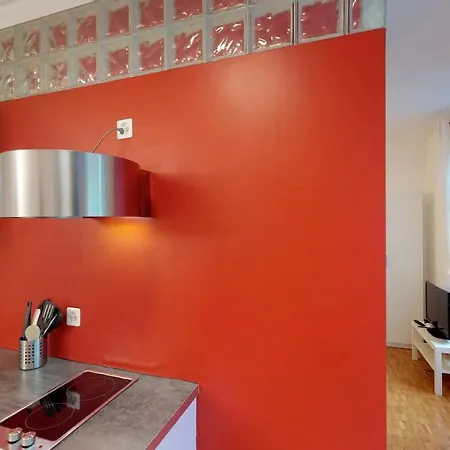 Unique Serviced Living @ Airport Line * Базель